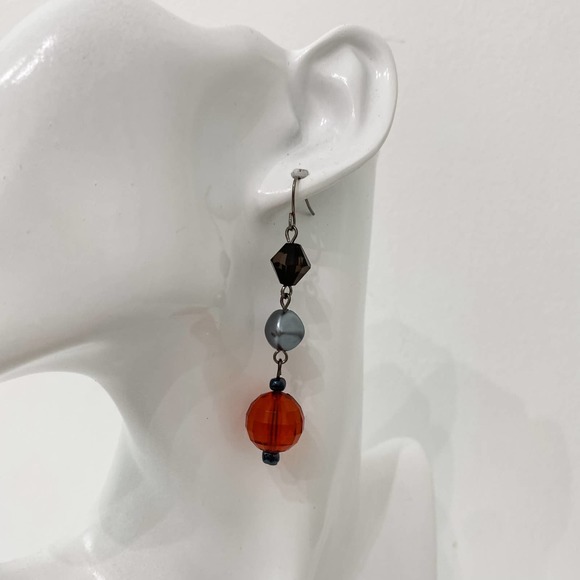 VTG Black Grey Red Facet Dangle Earrings - Picture 8 of 8
